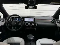 Usado Mercedes A180 116 HP (85 kW) 2019 Azul Citadino