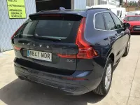 Usado Volvo XC60 Kinetic 181 CV (133 kW) 2023 Gris / plata SUV