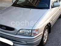 Usado Ford Escort 90 CV (66 kW) 1995 Gris / plata Berlina