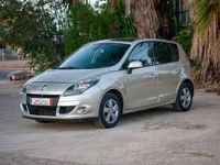 Usado Renault Scénic III Expression 106 CV (77 kW) 2010 Beige Monovolumen