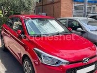 Usado Hyundai i20 84 CV (61 kW) 2017 Granate Berlina