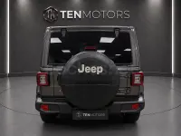 Usado Jeep Wrangler Sahara 200 CV (147 kW) 2021 Gris / plata SUV