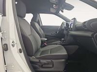 Usado Toyota Yaris Hybrid Active 130 CV (95 kW) 2025 Gris Pickup/Camioneta