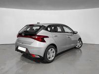 Usado Hyundai i20 84 CV (61 kW) 2022 Plata sleek Utilitario