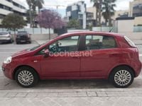 Usado Fiat Punto Active 77 CV (56 kW) 2010 Granate Utilitario