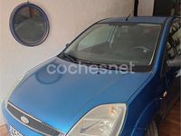 Usado Ford Fiesta Trend 68 CV (50 kW) 2004 Azul Utilitario