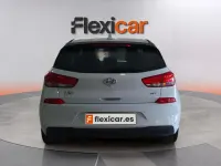 Usado Hyundai i30 120 HP (88 kW) 2018 Branco Sedan