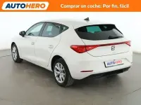 Usado Seat Leon Style 116 CV (85 kW) 2021 Blanco Berlina