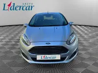 Usado Ford Fiesta Titanium 100 CV (73 kW) 2015 Gris / plata Utilitario