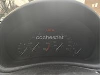 Usado Peugeot 206 70 CV (51 kW) 2003 Amarillo Berlina