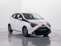 Usado Toyota Aygo X-play 72 CV (52 kW) 2019 Blanco Utilitario