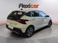Usado Hyundai i20 101 CV (74 kW) 2024 Blanco Utilitario