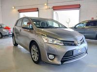 Usado Toyota Verso Advance 112 CV (82 kW) 2014 Gris / plata Monovolumen