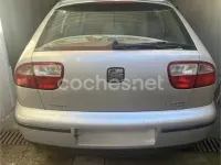 Usado Seat Leon 110 CV (80 kW) 2001 Gris / plata Utilitario