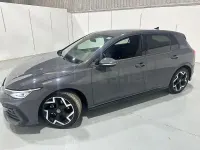 Usado VW Golf VIII R-line 150 CV (110 kW) 2025 Gris / plata Berlina