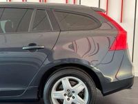 Usado Volvo V60 Momentum 114 CV (83 kW) 2015 Gris Familiar