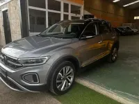 Usado VW T-Roc Life 150 CV (110 kW) 2022 Gris SUV