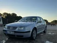 Usado VW Bora Conceptline 100 CV (73 kW) 2000 Gris / plata Berlina
