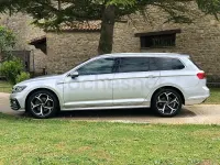 Usado VW Passat R-line 200 CV (147 kW) 2021 Gris / plata Familiar