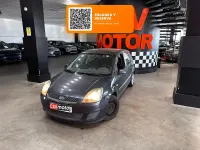 Usado Ford Fiesta Trend 70 CV (51 kW) 2008 Gris / plata Utilitario