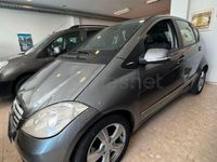 Usado Mercedes A160 Avantgarde 95 CV (69 kW) 2010 Gris / plata Monovolumen