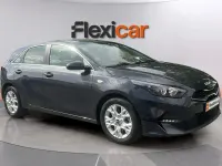 Usado Kia Ceed 136 CV (100 kW) 2023 Gris Utilitario