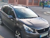 Usado Peugeot 2008 Style 100 CV (73 kW) 2018 Gris / plata SUV