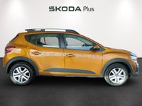 Usado Dacia Sandero Comfort 91 CV (66 kW) 2021 Naranja Berlina