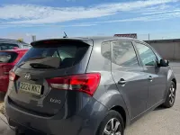 Usado Hyundai ix20 Style 115 CV (84 kW) 2018 Gris Utilitario