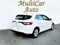 Usado Renault Mégane IV LIMITED 116 CV (85 kW) 2020 Blanco Utilitario