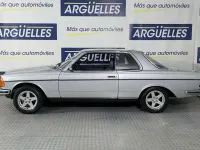 Usado Mercedes C280 156 CV (114 kW) 1979 Gris Coupe