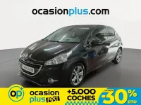 Usado Peugeot 208 Allure 120 CV (88 kW) 2014 Negro Utilitario