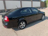 Usado Skoda Octavia Active 105 CV (77 kW) 2013 Negro Berlina