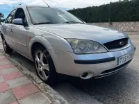 Usado Ford Mondeo Trend 115 CV (84 kW) 2004 Gris / plata Berlina