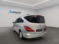 Usado Ssangyong (KGM) Rodius 165 CV (121 kW) 2010 Gris Monovolumen