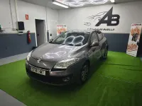 Usado Renault Mégane Dynamique 115 CV (84 kW) 2012 Gris / plata Berlina