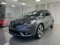 Usado Renault Scénic Zen 130 CV (95 kW) 2018 Gris / plata Monovolumen