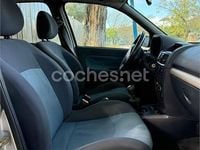 Usado Renault Clio II Authentique 75 CV (55 kW) 2006 Gris / plata Berlina
