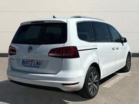 Usado VW Sharan Advance 150 CV (110 kW) 2021 Blanco Monovolumen