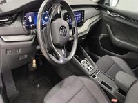 Usado Skoda Octavia Ambition 150 CV (110 kW) 2022 Gris/plata