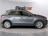Usado VW T-Roc Advance 110 CV (80 kW) 2022 Gris SUV
