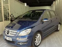 Usado Mercedes B180 109 CV (80 kW) 2011 Azul Utilitario