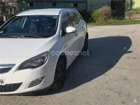 Usado Opel Astra Sportive 165 CV (121 kW) 2012 Blanco Familiar