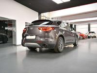 Usado Alfa Romeo Stelvio Super 160 CV (117 kW) 2022 Gris / plata SUV