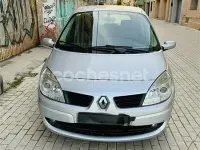 Usado Renault Scenic E-Tech Dynamique 105 CV (77 kW) 2008 Gris / plata Monovolumen