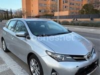 Usado Toyota Auris Live 132 CV (97 kW) 2013 Gris / plata Berlina