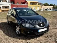 Usado Seat Leon Reference 105 CV (77 kW) 2013 Negro Berlina