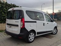 Usado Dacia Dokker Essentiel 107 CV (78 kW) 2021 Blanco Monovolumen