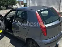 Usado Fiat Punto Dynamic 60 CV (44 kW) 2004 Gris / plata Utilitario