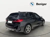 Usado BMW 118 Executive 150 CV (110 kW) 2022 Negro Utilitario